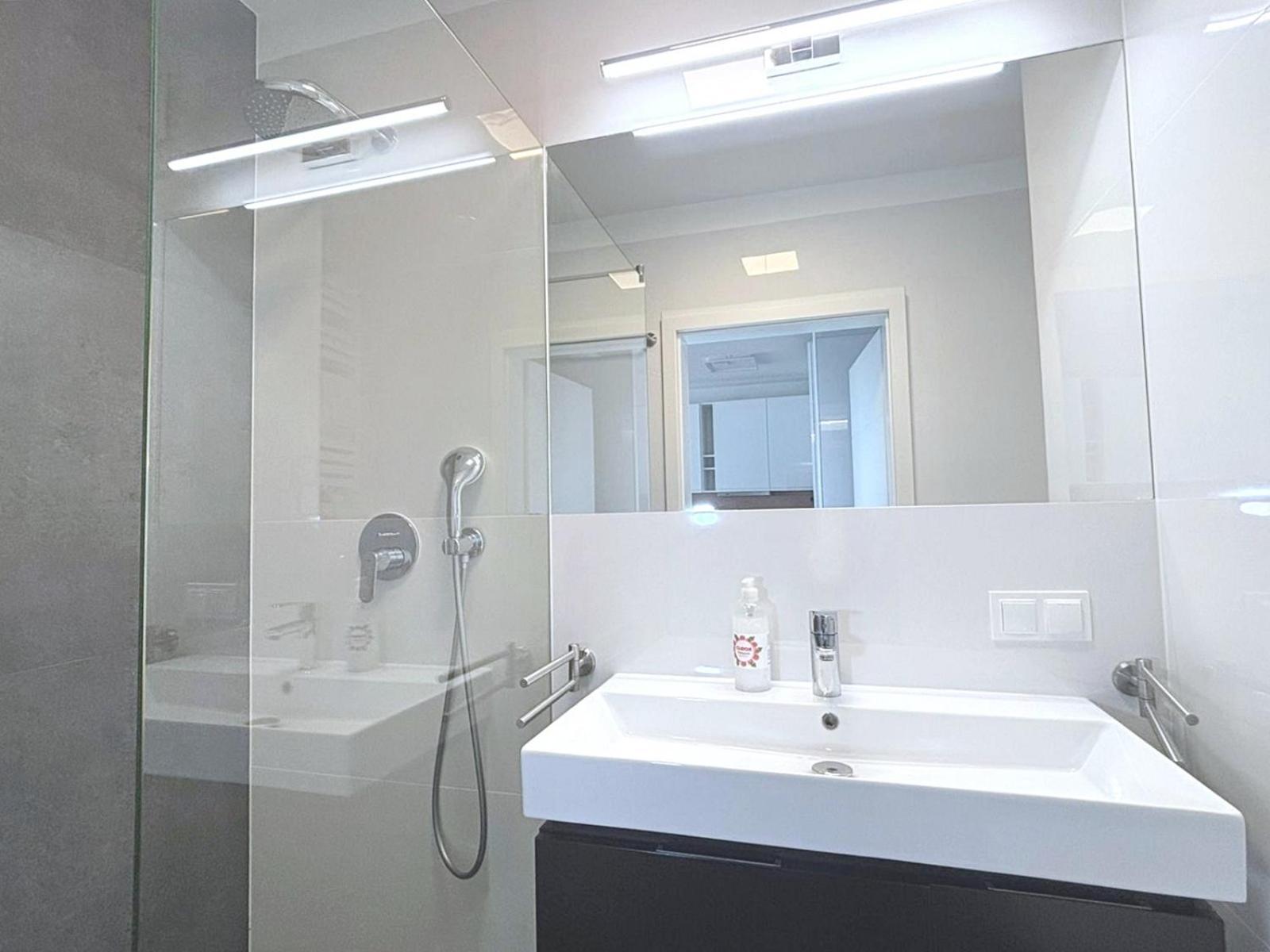 Sun Towers - Apartamenty Bryza - Apartamenty Z Parkingiem Świnoujście Exteriör bild